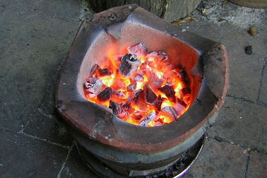 Chồng tử vong, vợ nguy kịch nghi do ngạt khí lò sưởi