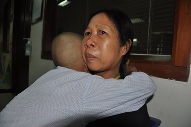 Mẹ ung thư vòm họng chăm con ung thư máu trong nghẹn ngào nỗi đau