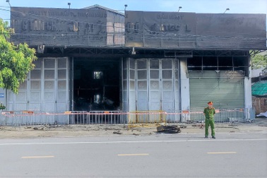 Thợ sơn tử vong trong vụ hỏa hoạn ở gara ô tô