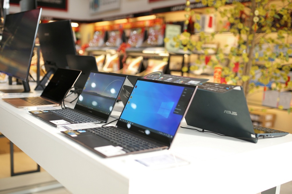 Nhiều smartphone, laptop giảm giá cuối tháng 7 - 2 Nhiều smartphone, laptop giảm giá cuối tháng 7 - 2