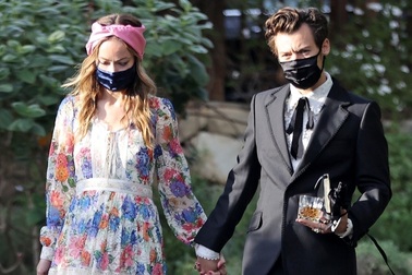 Olivia Wilde chuyển đồ tới nhà bạn trai kém 10 tuổi