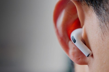AirPods Pro được khen hết lời nhưng vẫn bị chê kém hơn Galaxy Buds