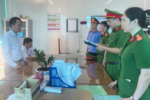 5 tháng sinh con 2 lần, 1 năm lĩnh 11.000 viên thuốc: "Đốt" tiền bảo hiểm!