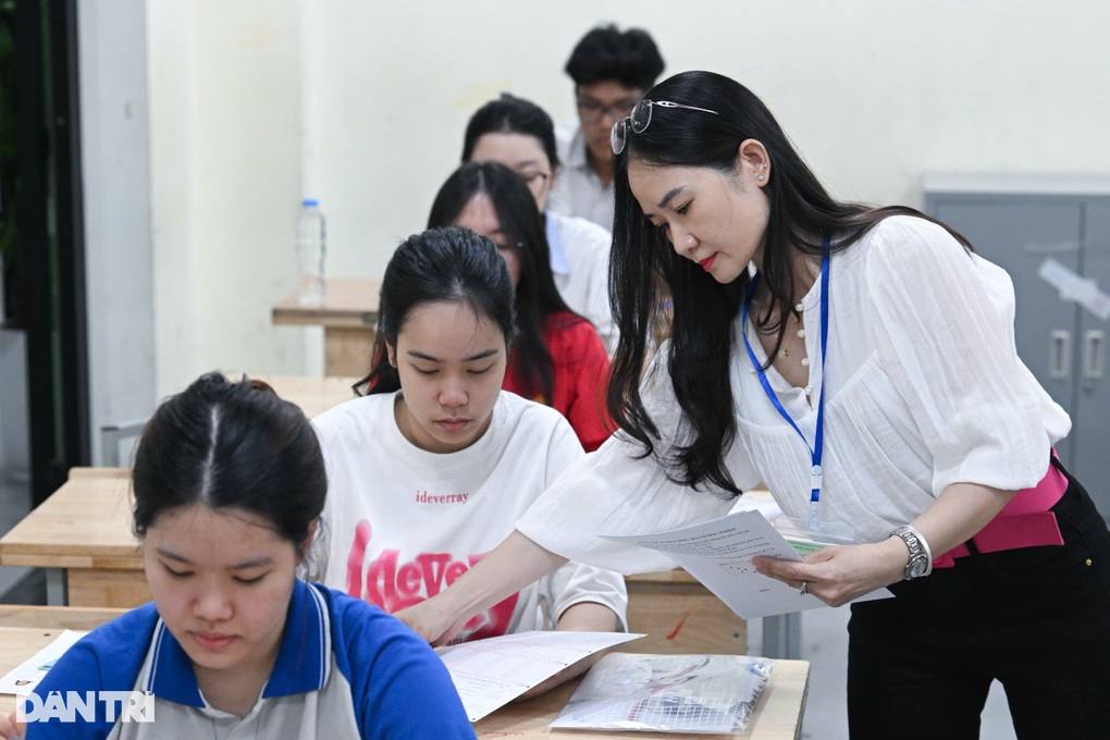 Họp báo kết thúc kỳ thi tốt nghiệp THPT 2025 - 1 Họp báo kết thúc kỳ thi tốt nghiệp THPT 2025 - 1