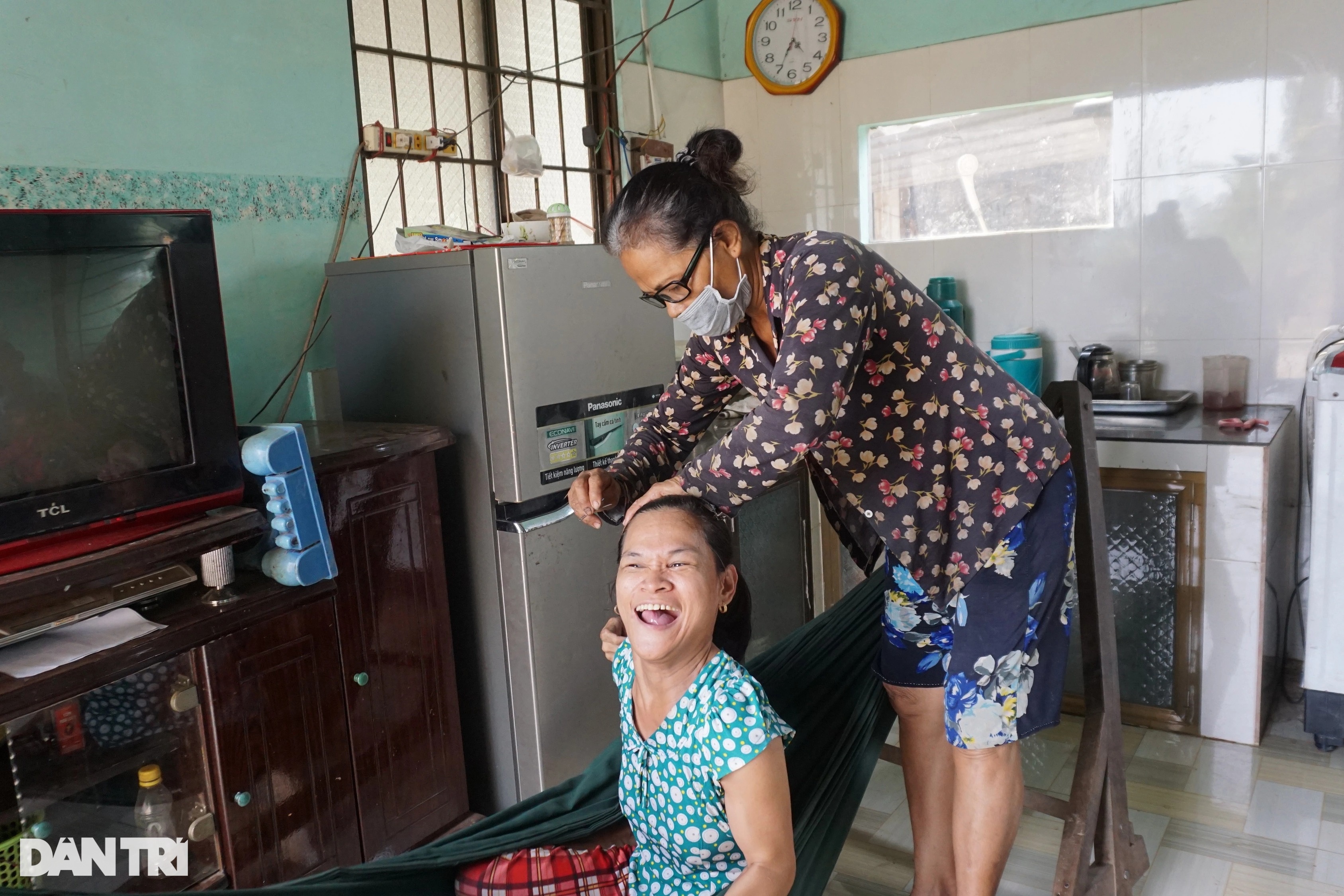 Mẹ kế cả đời nuôi con chồng tật nguyền, chăm cháu ngoài giá thú - 1 Mẹ kế cả đời nuôi con chồng tật nguyền, chăm cháu ngoài giá thú - 1