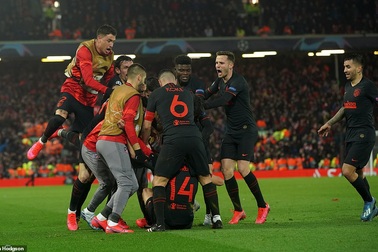 Hai cầu thủ Atletico dương tính với SARS-CoV-2