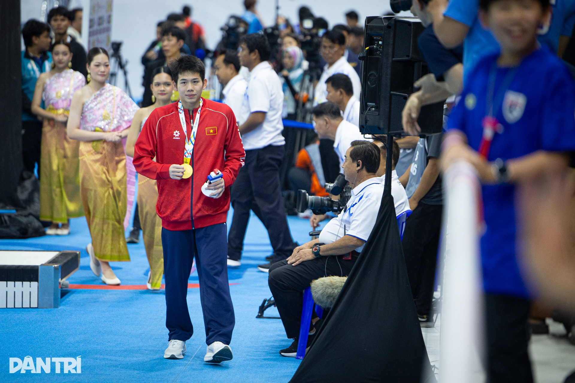 O irmão mais novo de Ánh Viên destrona a irmã mais velha e conquista a medalha de ouro nos 33º Jogos do Sudeste Asiático - 10 Em trai Ánh Viên soán ngôi đàn anh, giành HCV SEA Games 33 - 10