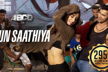 Shraddha Kapoor khoe dáng bốc lửa