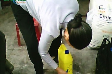 “Sát thủ tàn độc” axit: Mua bao nhiêu cũng có!