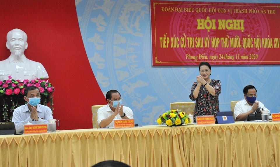 Chủ tịch Quốc hội: Xem xét kể cả sửa đổi, hướng đến Bảo hiểm y tế toàn dân - 1 Chủ tịch Quốc hội: Xem xét kể cả sửa đổi, hướng đến Bảo hiểm y tế toàn dân - 1