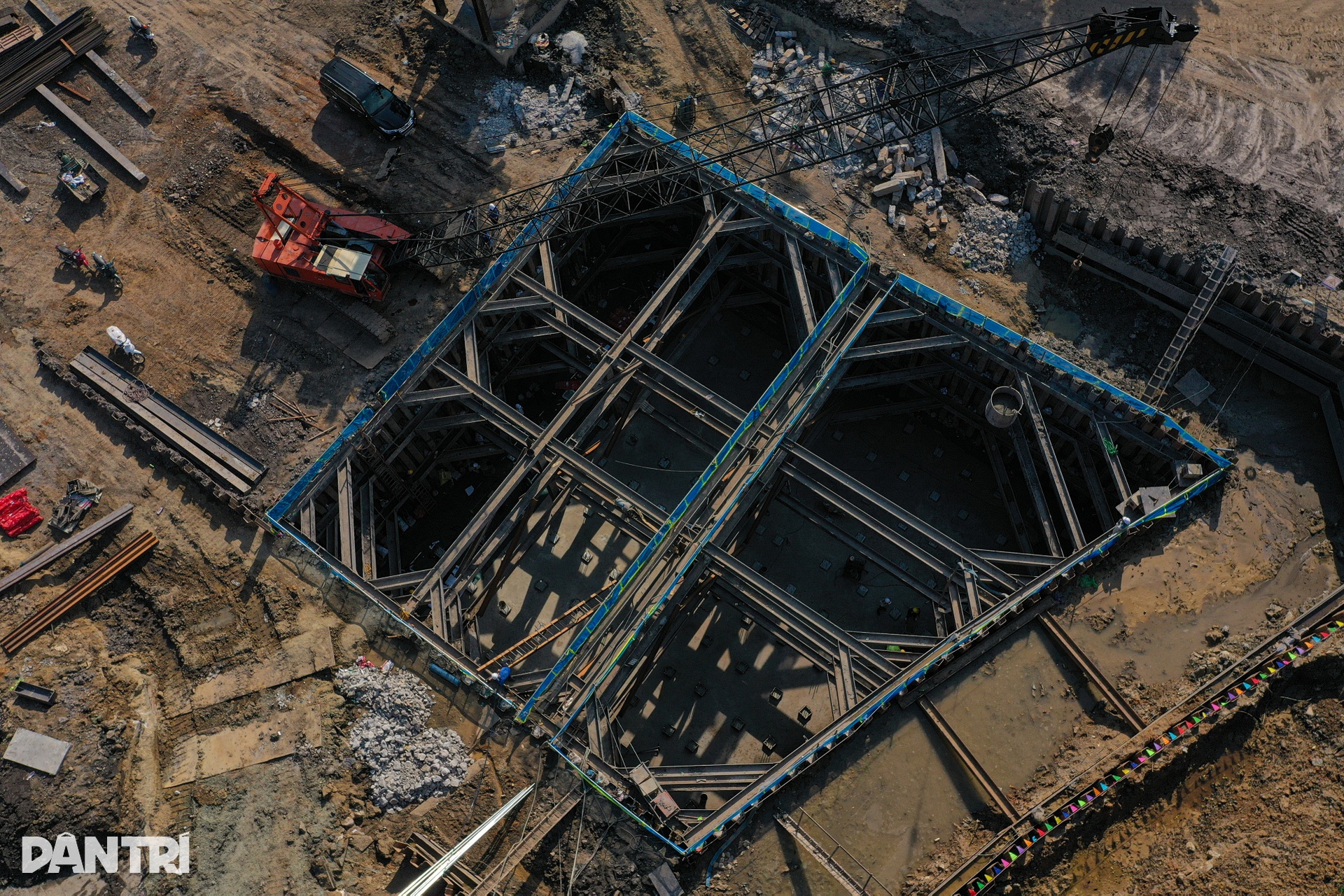 Hình ảnh đại công trường xây hầm chui gần 2.400 tỷ qua Đại lộ Thăng Long - 10 Hình ảnh đại công trường xây hầm chui gần 2.400 tỷ qua Đại lộ Thăng Long - 10