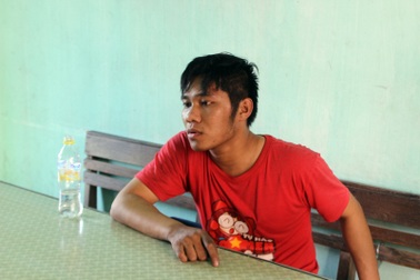 Truy tố đối tượng dùng súng điện cướp tiệm vàng