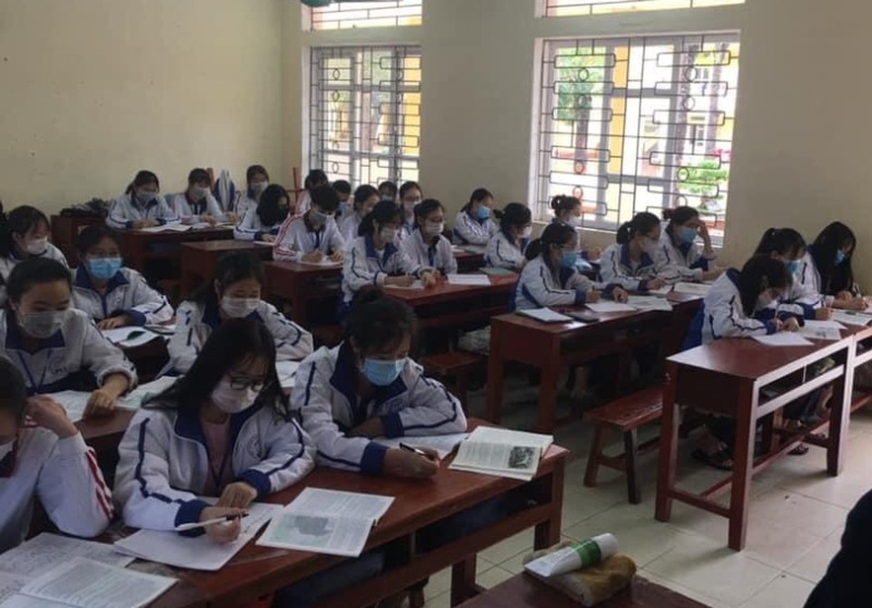 Học sinh phải ngồi cách nhau 1,5m: Không sát thực tế, khó thực hiện - 3 Học sinh phải ngồi cách nhau 1,5m: Không sát thực tế, khó thực hiện - 3