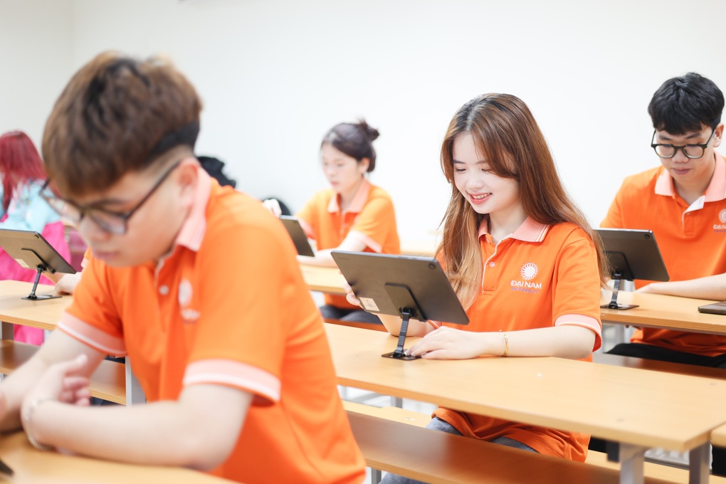 Đại học Đại Nam dành học bổng cho con em cán bộ ngành giáo dục và y tế - 2 Đại học Đại Nam dành học bổng cho con em cán bộ ngành giáo dục và y tế - 2