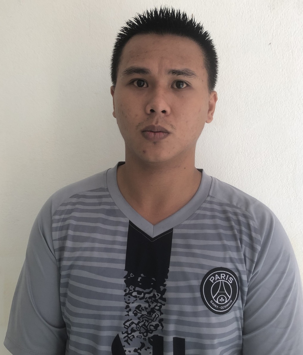 Tạm giam nghi phạm chủ mưu ném bom xăng vào nhà bố mẹ vợ cũ - 1 Tạm giam nghi phạm chủ mưu ném bom xăng vào nhà bố mẹ vợ cũ - 1