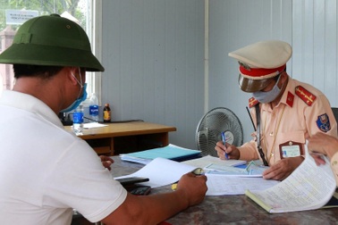 Tài xế "dính" ma túy, không giấy phép lái xe  bị phạt hơn 56 triệu đồng