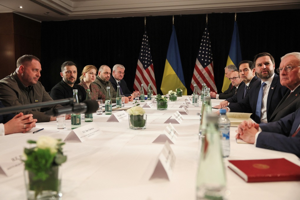 Tổng thống Zelensky: Không chấp nhận thỏa thuận đạt được sau lưng Ukraine - 1 Tổng thống Zelensky: Không chấp nhận thỏa thuận đạt được sau lưng Ukraine - 1