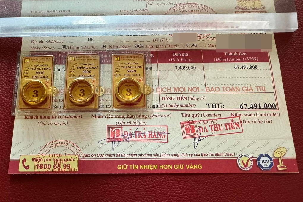 Tiệm vàng bán hạn chế, khách xếp hàng 1 tiếng có tiền cũng không mua được - 3 Tiệm vàng bán hạn chế, khách xếp hàng 1 tiếng có tiền cũng không mua được - 3