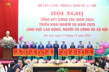 Lấy ý kiến việc xét tặng Huân chương Lao động đối với 2 cán bộ Bộ LĐ-TB&XH