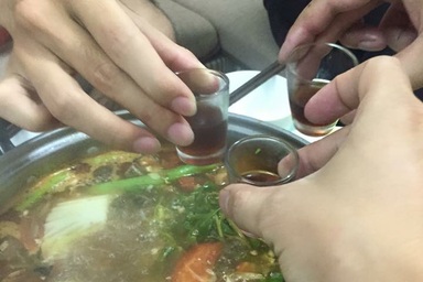 Đàn ông Việt, ai biết uống rượu bia cũng đều rất ham vui?!