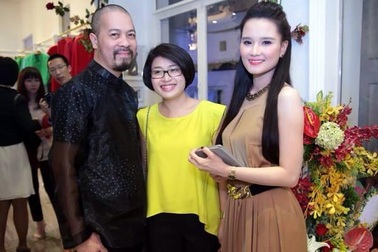 Nhà thiết kế Đức Hùng tươi tắn dự tiệc