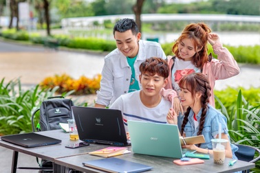 Chọn mua laptop phù hợp với từng nhu cầu học tập của sinh viên