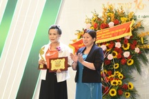Trăn trở môi trường của nữ phó giáo sư nhận Giải thưởng Nhân tài Đất Việt