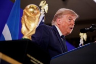 Ông Trump đặt câu hỏi về chiến thuật của đội Anh tại World Cup