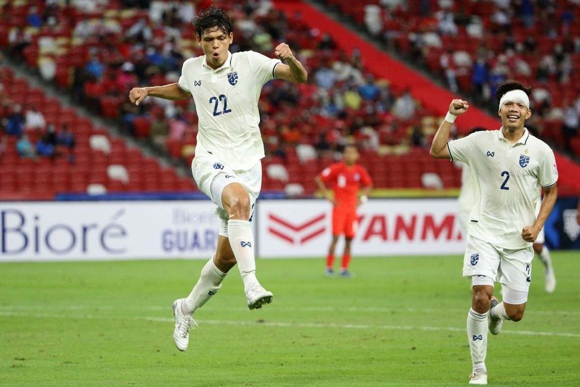 Đánh bại Singapore, Thái Lan vào bán kết AFF Cup với thành tích toàn thắng - 2 Đánh bại Singapore, Thái Lan vào bán kết AFF Cup với thành tích toàn thắng - 2