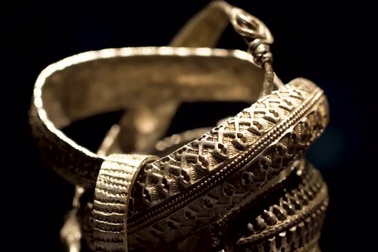 Trưng bày kho cổ vật được tìm thấy trên cánh đồng ở hạt Kirkcudbrightshire