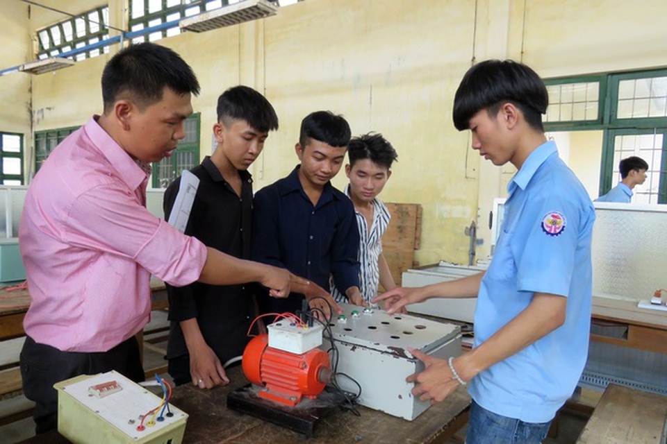 Trường nghề cho học sinh sinh viên nghỉ Tết sớm đề phòng ngừa dịch Covid-19 - 1