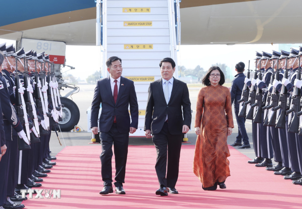 Chủ tịch nước Lương Cường đến Hàn Quốc, bắt đầu chương trình dự APEC 2025 - 1