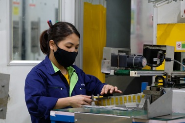 Gần 550.000 lao động bị cắt giảm giờ làm