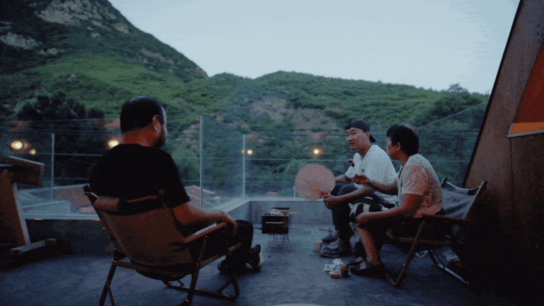 Vợ chồng biến căn nhà cũ nát thành nơi trốn khói bụi ấn tượng ở làng quê - 12 Vợ chồng biến căn nhà cũ nát thành nơi trốn khói bụi ấn tượng ở làng quê - 12