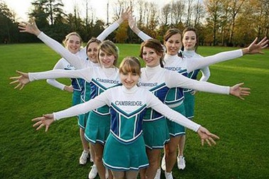 Đội cổ vũ đặc biệt của ĐH Cambridge  