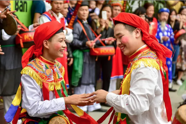 Trai làng Triều Khúc lả lơi trong điệu "con đĩ đánh bồng"