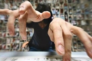 Thời “anh hùng bàn phím”