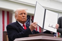 Ông Trump tuyên bố đã đạt được 200 thỏa thuận thương mại