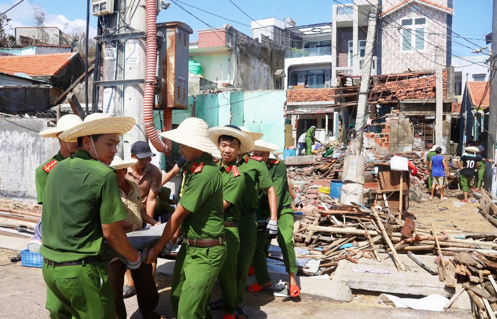 VPBank ủng hộ tỉnh Gia Lai 15 tỷ đồng khắc phục thiệt hại sau cơn bão số 13 - 1