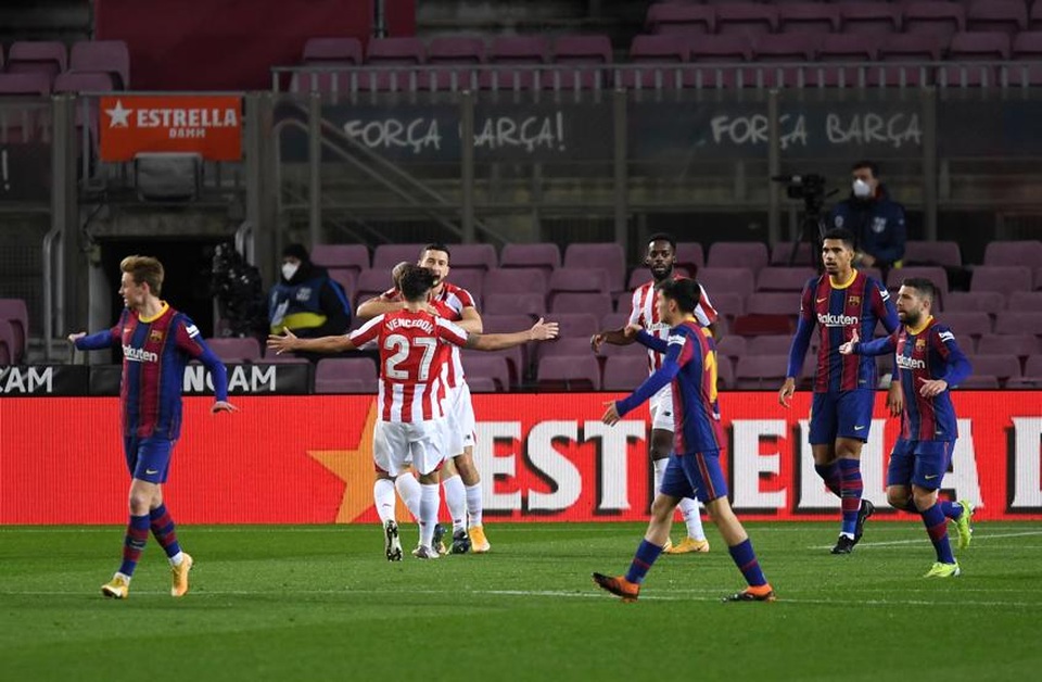 Messi lập siêu phẩm sút phạt, Barcelona soán vị trí của Real Madrid - 7 Messi lập siêu phẩm sút phạt, Barcelona soán vị trí của Real Madrid - 7
