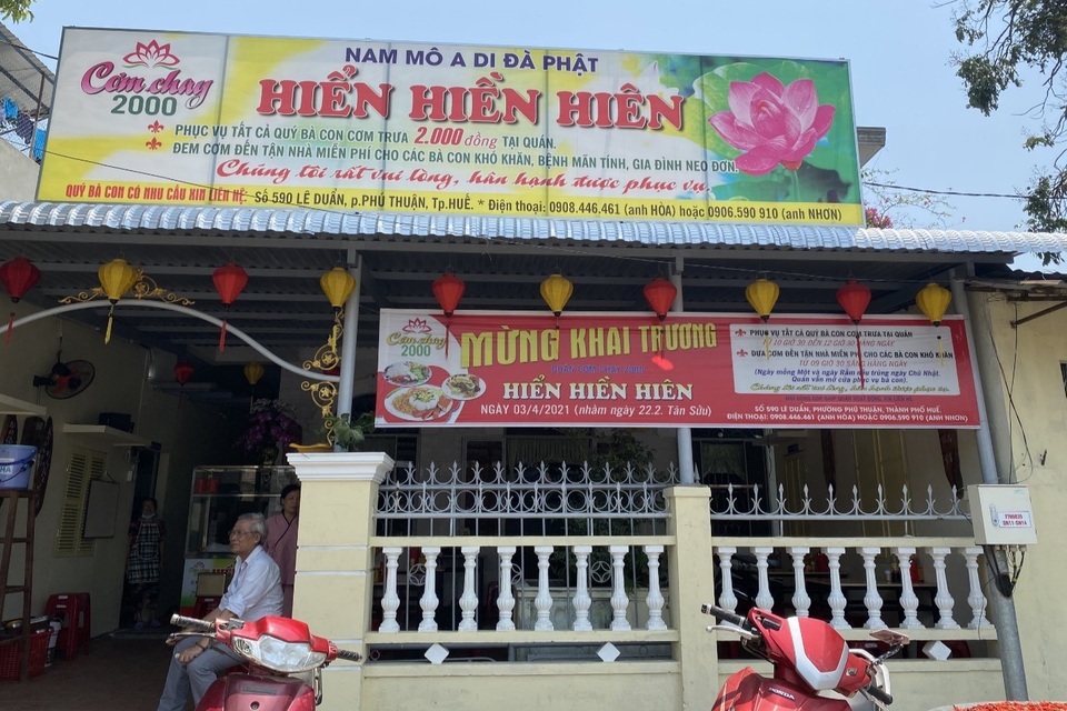 Ấm lòng quán cơm chay 2.000 đồng, miễn phí giao đến tận nơi - 1 Ấm lòng quán cơm chay 2.000 đồng, miễn phí giao đến tận nơi - 1