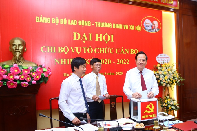 Đại hội Chi bộ Vụ Tổ chức cán bộ nhiệm kỳ 2020 - 2022 thành công tốt đẹp - Ảnh 2.