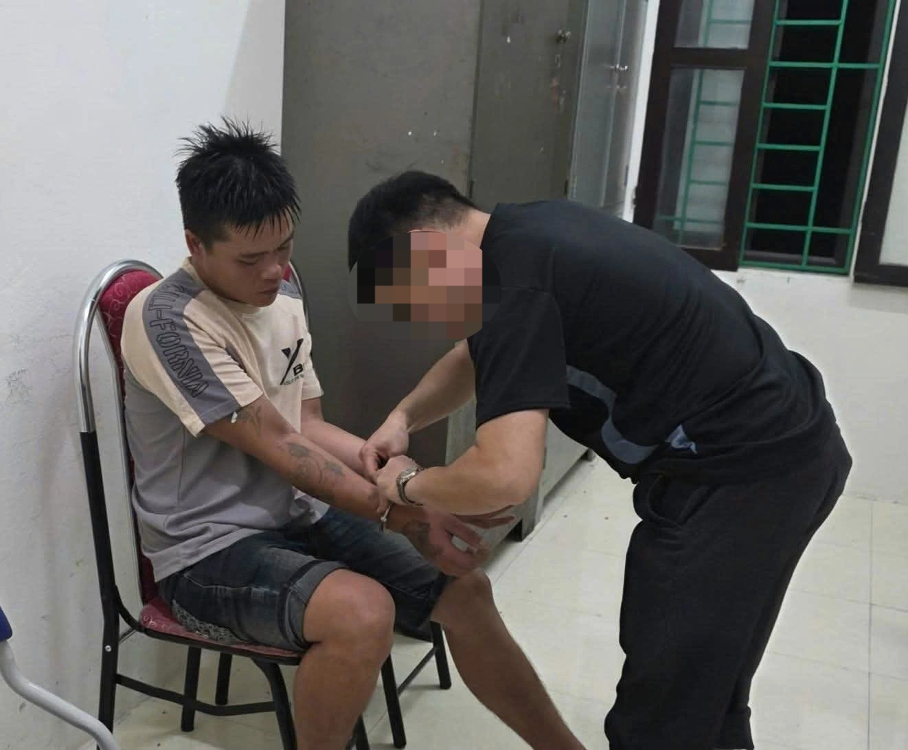 Bắt tên cướp dùng ớt ngâm dấm bôi vào mắt nạn nhân - 1