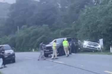 Cảnh sát nổ súng bắt vụ vận chuyển hơn 1,5 tấn pháo nổ