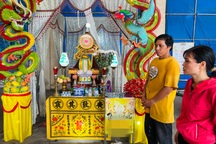 Người thợ hồ xin hòm làm đám tang cho con gái bị tai nạn ở Bình Dương