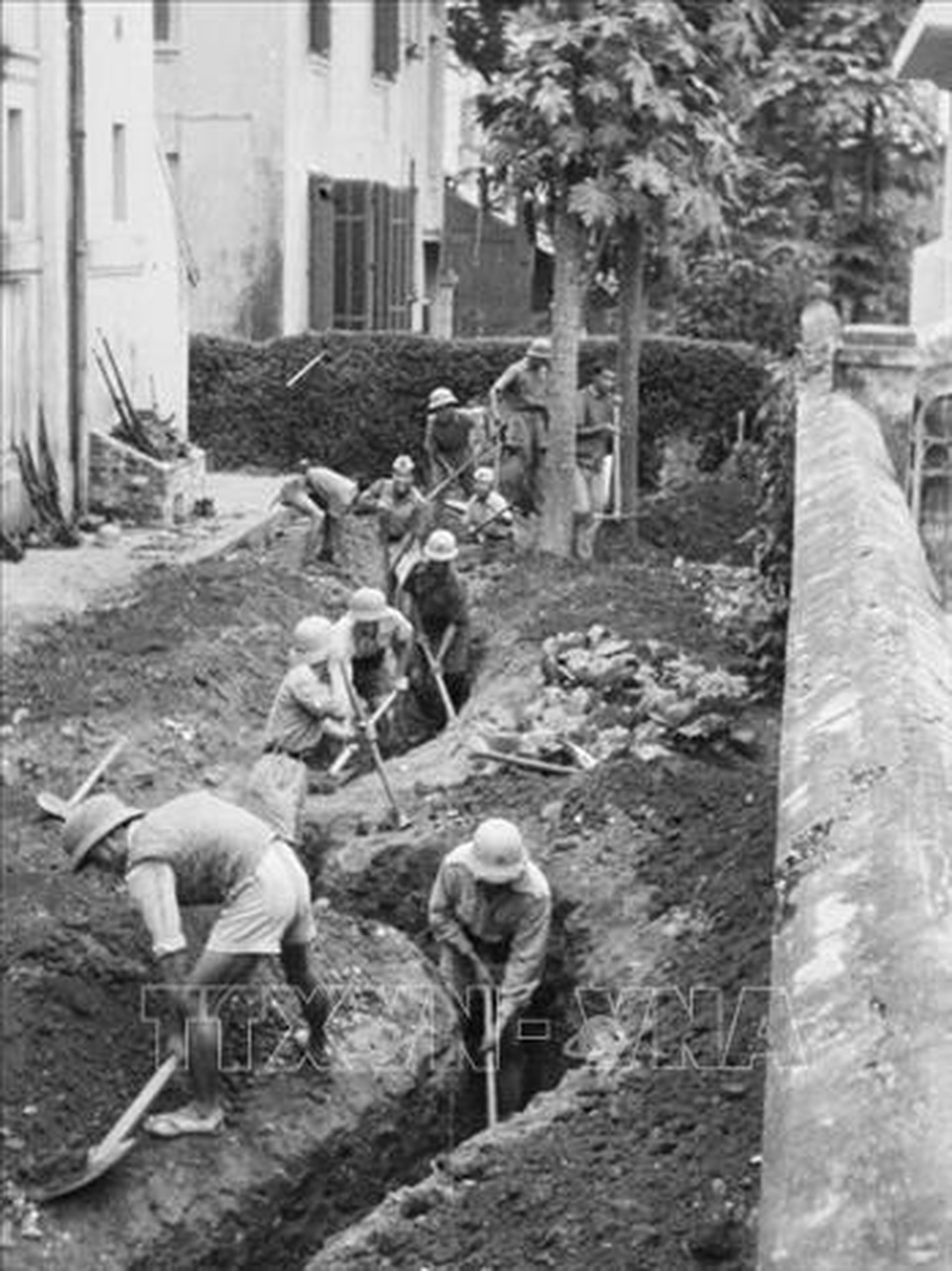 Xem lại những hình ảnh thời khắc trọng đại của lịch sử dân tộc - 12