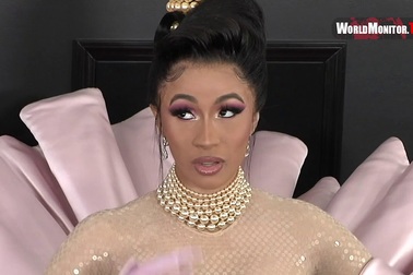 Cardi B nổi bật trên thảm đỏ Grammy