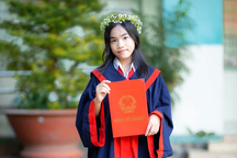 Thủ khoa mê Sơn Tùng M-TP, lấy thần tượng làm động lực học tập