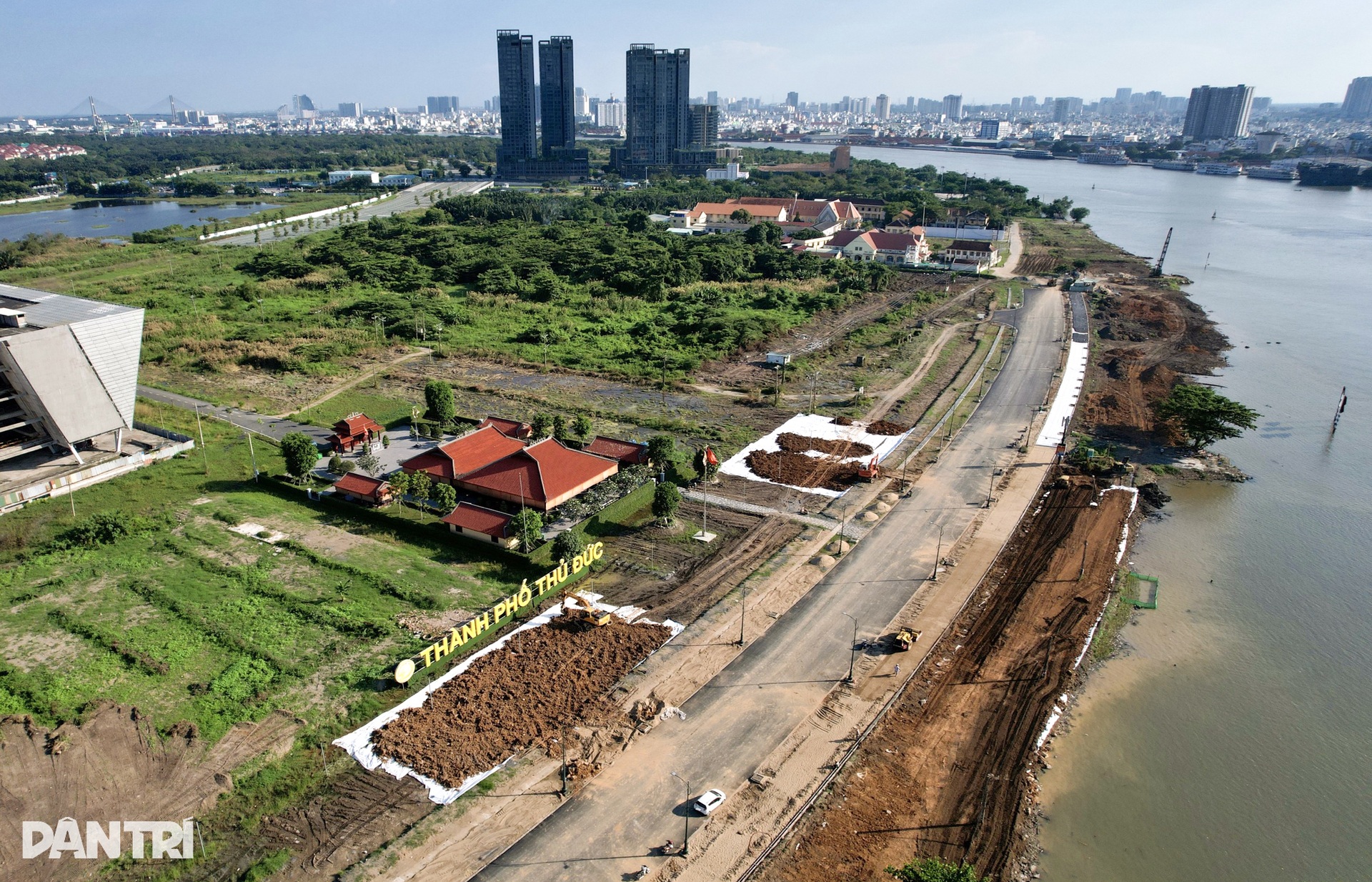 Tất bật cải tạo bờ sông Sài Gòn, trồng cánh đồng hướng dương đón Tết - 11 Tất bật cải tạo bờ sông Sài Gòn, trồng cánh đồng hướng dương đón Tết - 11