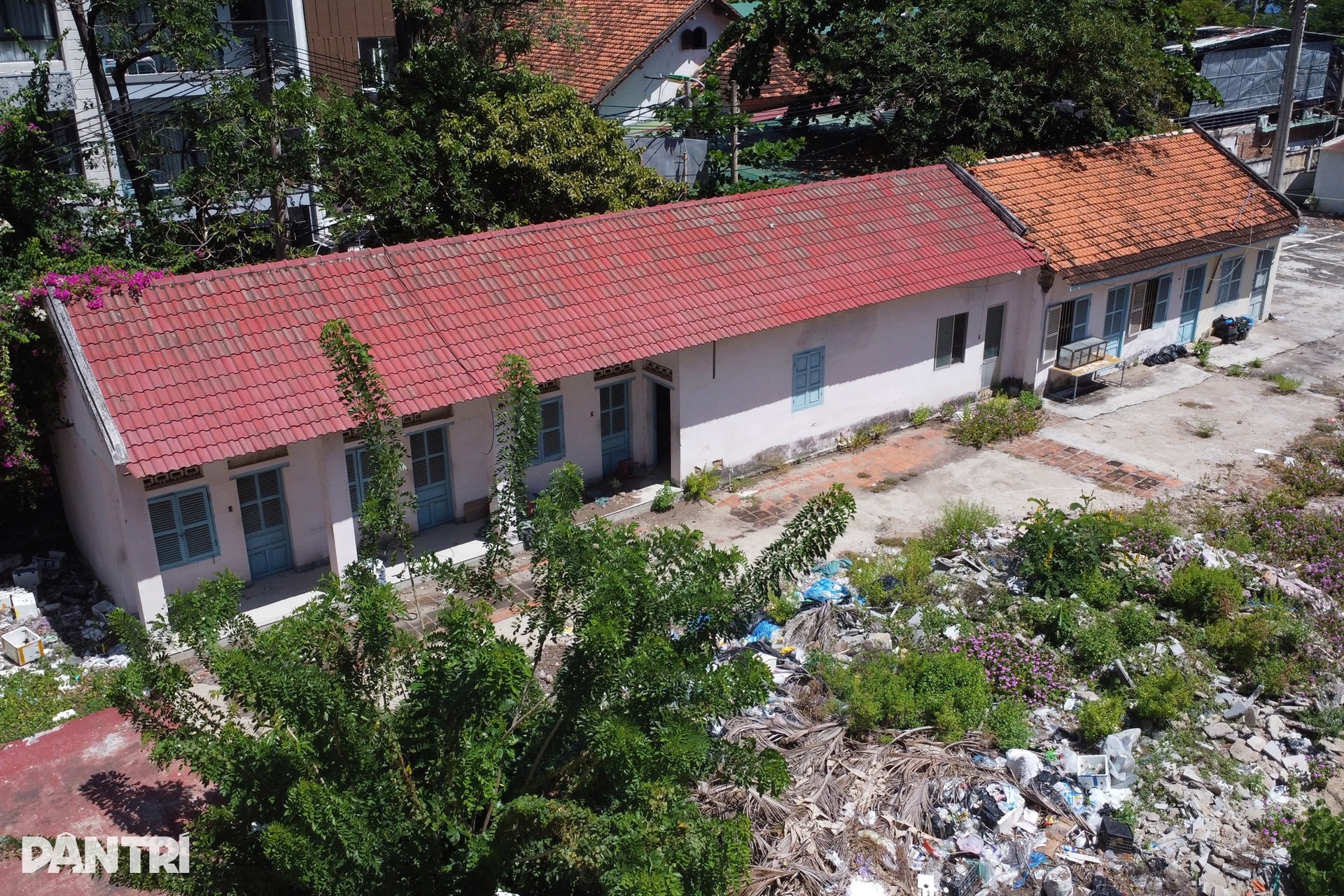 Những khu đất triệu đô ven biển Nha Trang bị bỏ hoang cho cỏ mọc - 4 Những khu đất triệu đô ven biển Nha Trang bị bỏ hoang cho cỏ mọc - 4